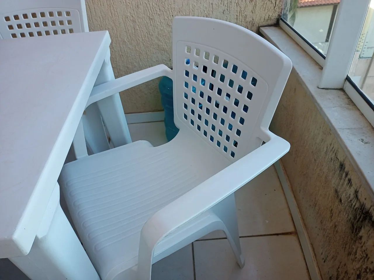 Jogo de mesa com cadeiras - Foto 4