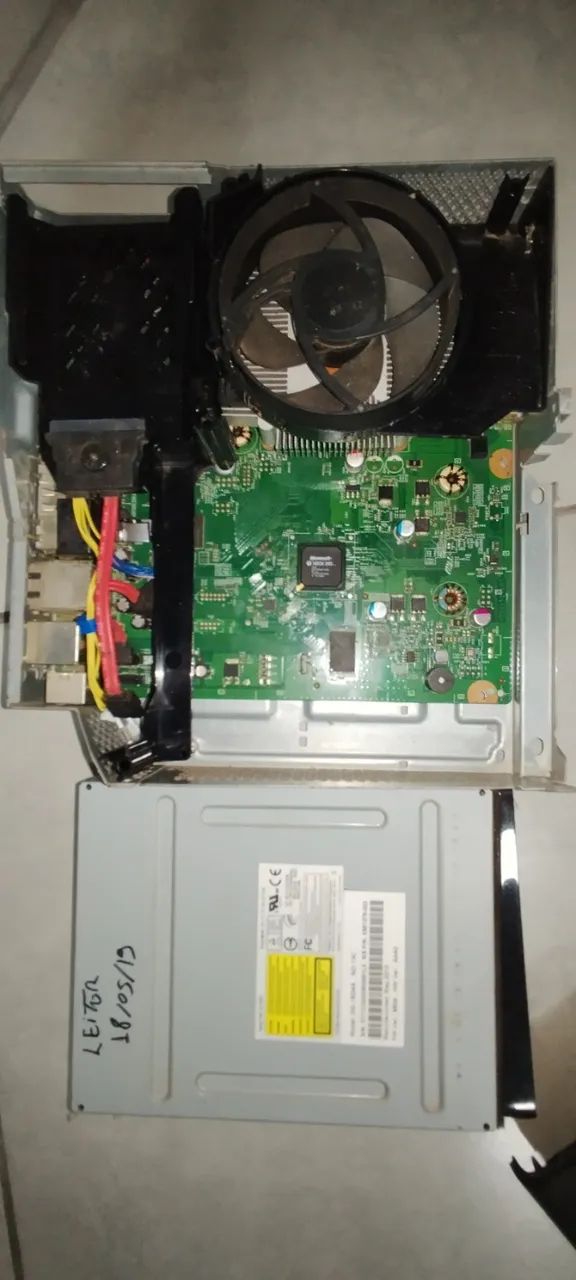 Console Xbox 360 slim + Kinect