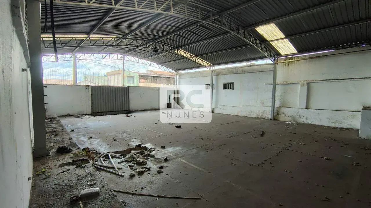 Casa comercial + Galpão no bairro Carlos Prates, com aproximadamente 500m² de área ! - Foto 3