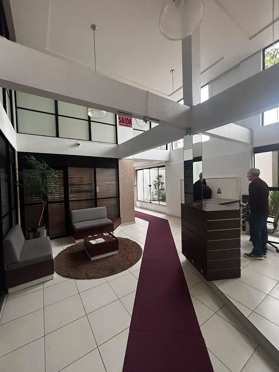 Excelente sala Comercial 73m² no Kobrasol Recepção e 2 Salas - Foto 4