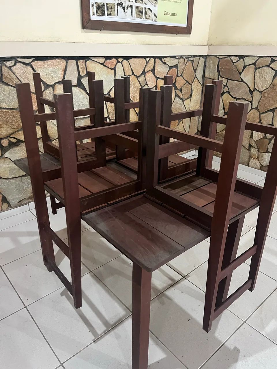 Conjunto mesa 4 cadeiras jatobá 
