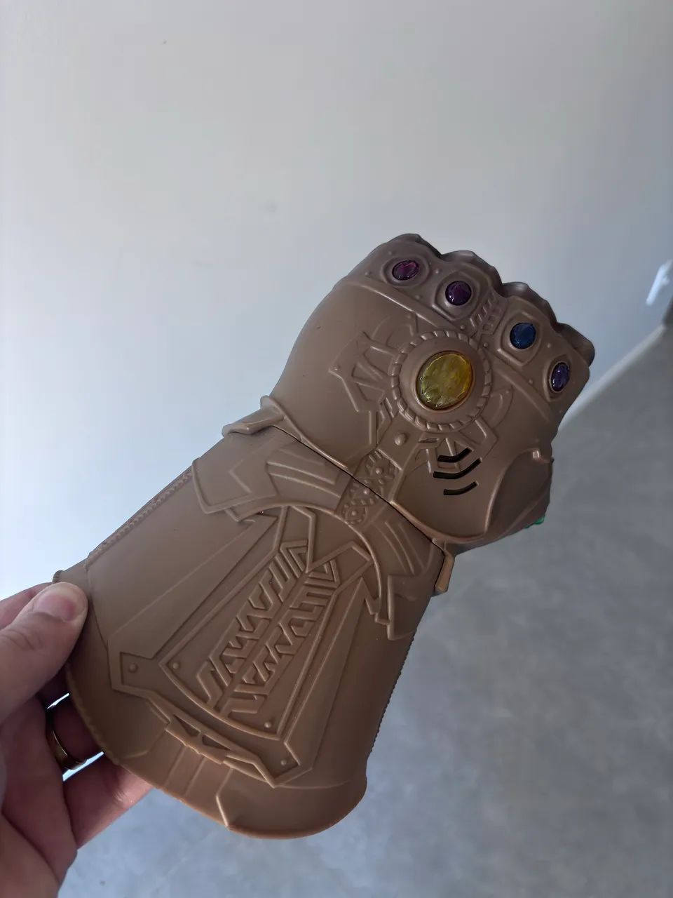 Manopla Eletrônica Do Thanos Marvel  - Foto 4