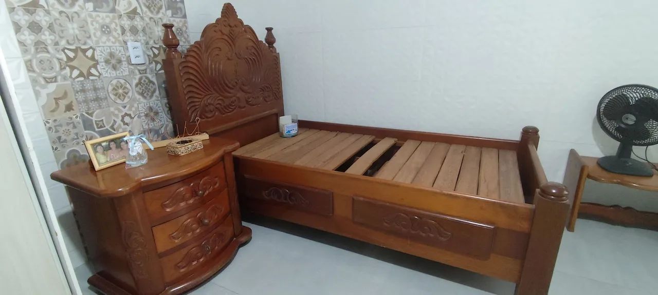 Vendo cama de mogno trabalhado. - Foto 2