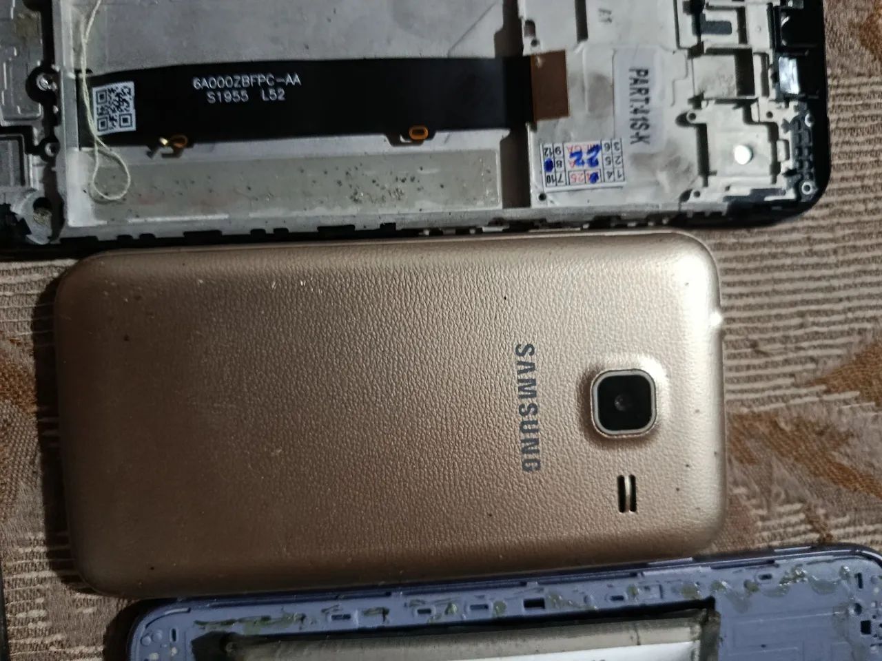 Celulares e chassi para retirada de peças  - Foto 5