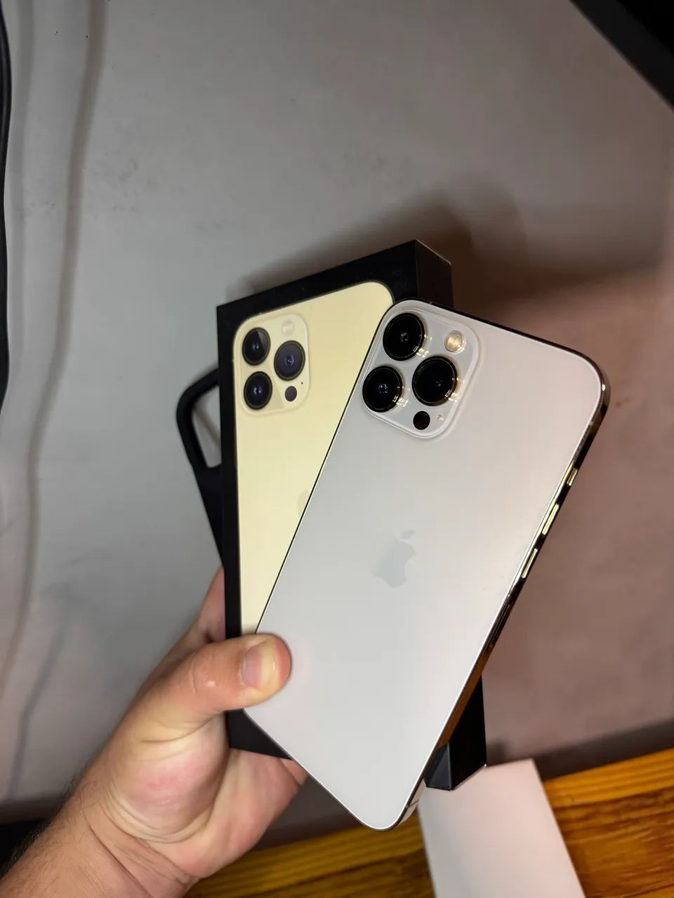 iPhone 13 Pro Max Gold 128gb - Foto 2