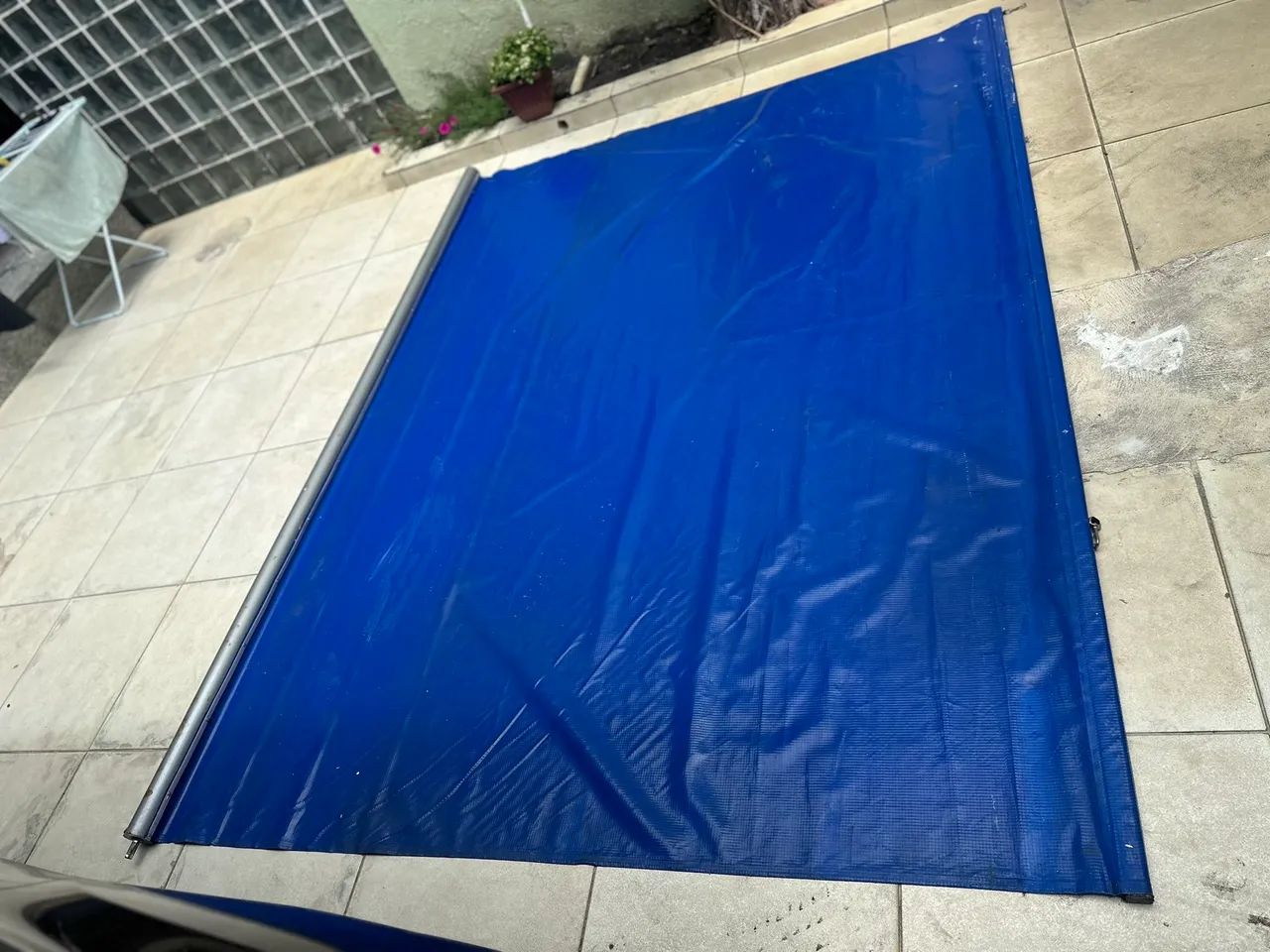 Toldo resistente em ótimo estado - Foto 2