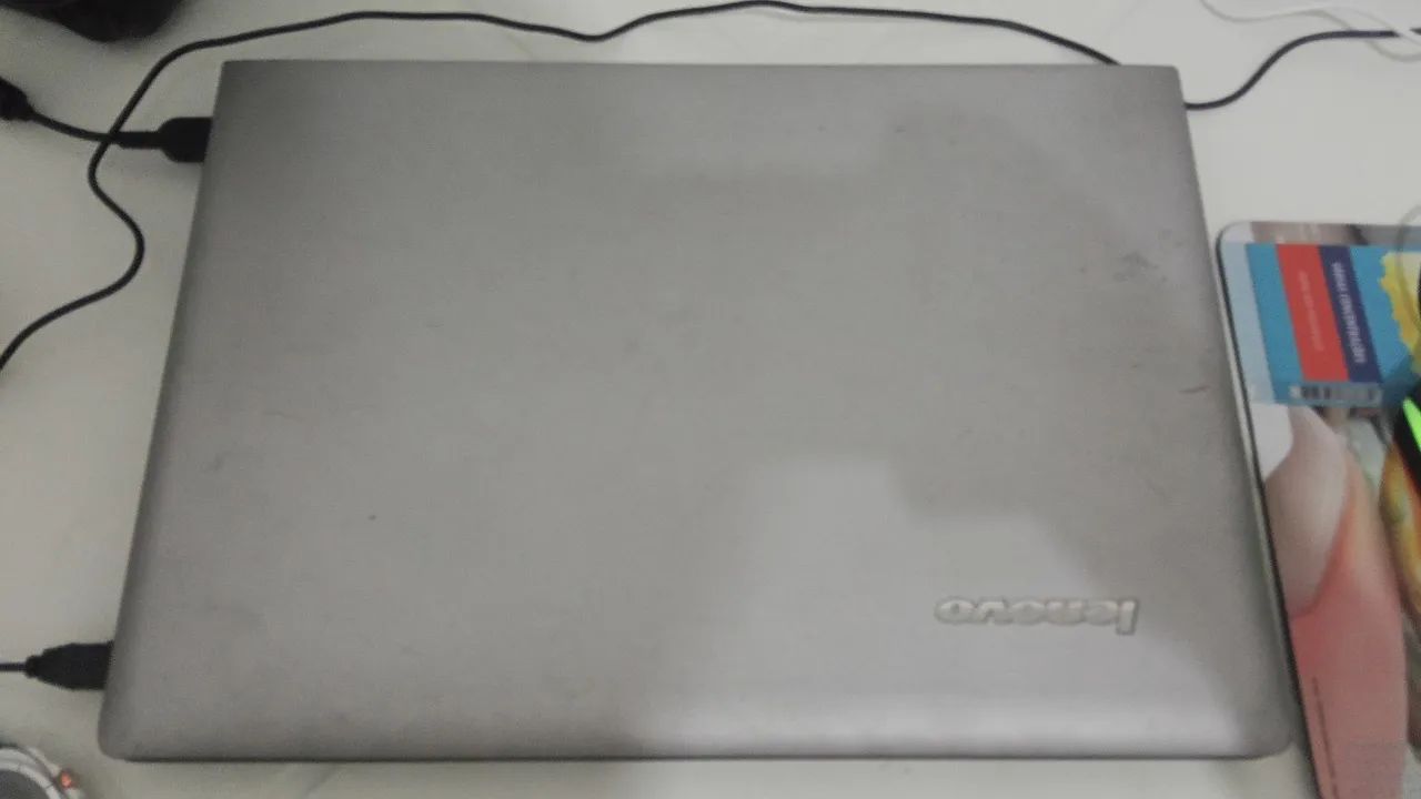 Vendo notebook Lenovo  - Foto 2