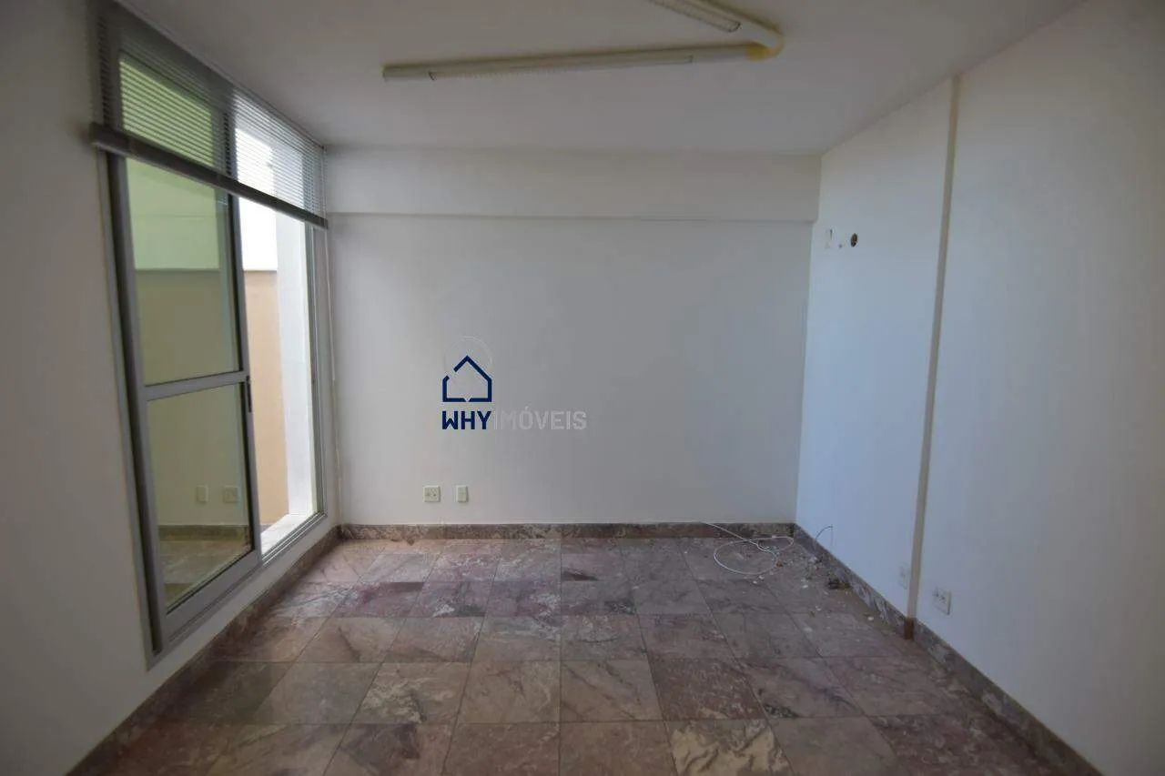 Sala à venda no Santa Lúcia