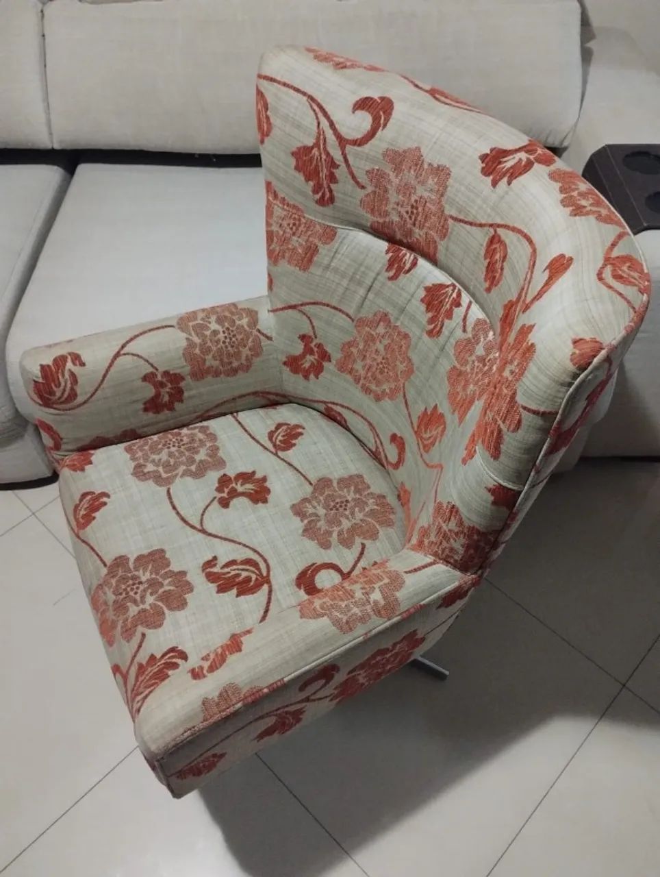 Poltrona Decorativa Giratória Floral - Ótimo Estado - Foto 3