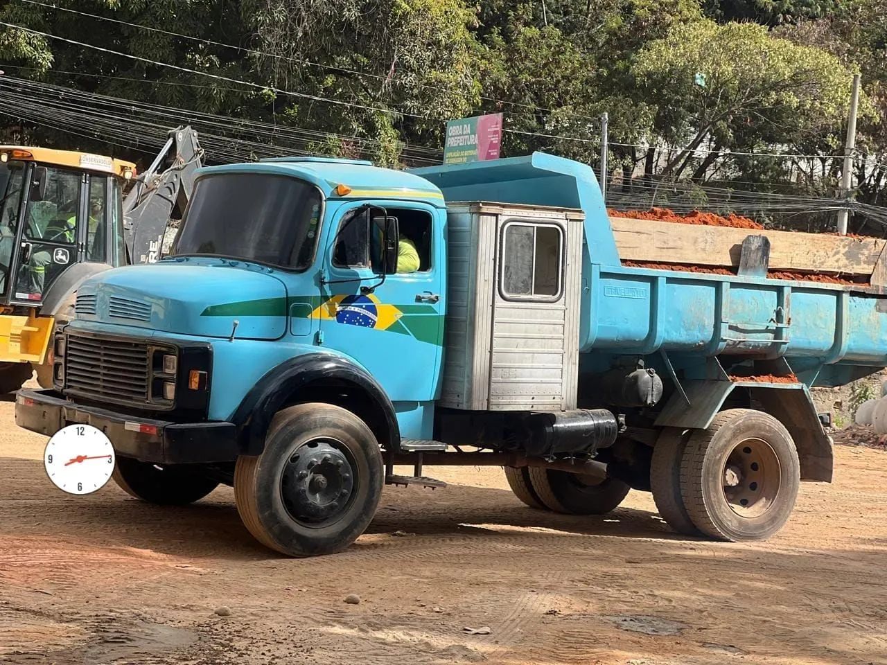 Caminhão pronto para trabalho
