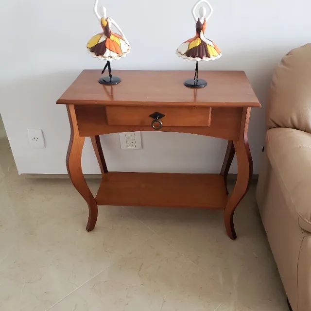 Aparador de madeira 