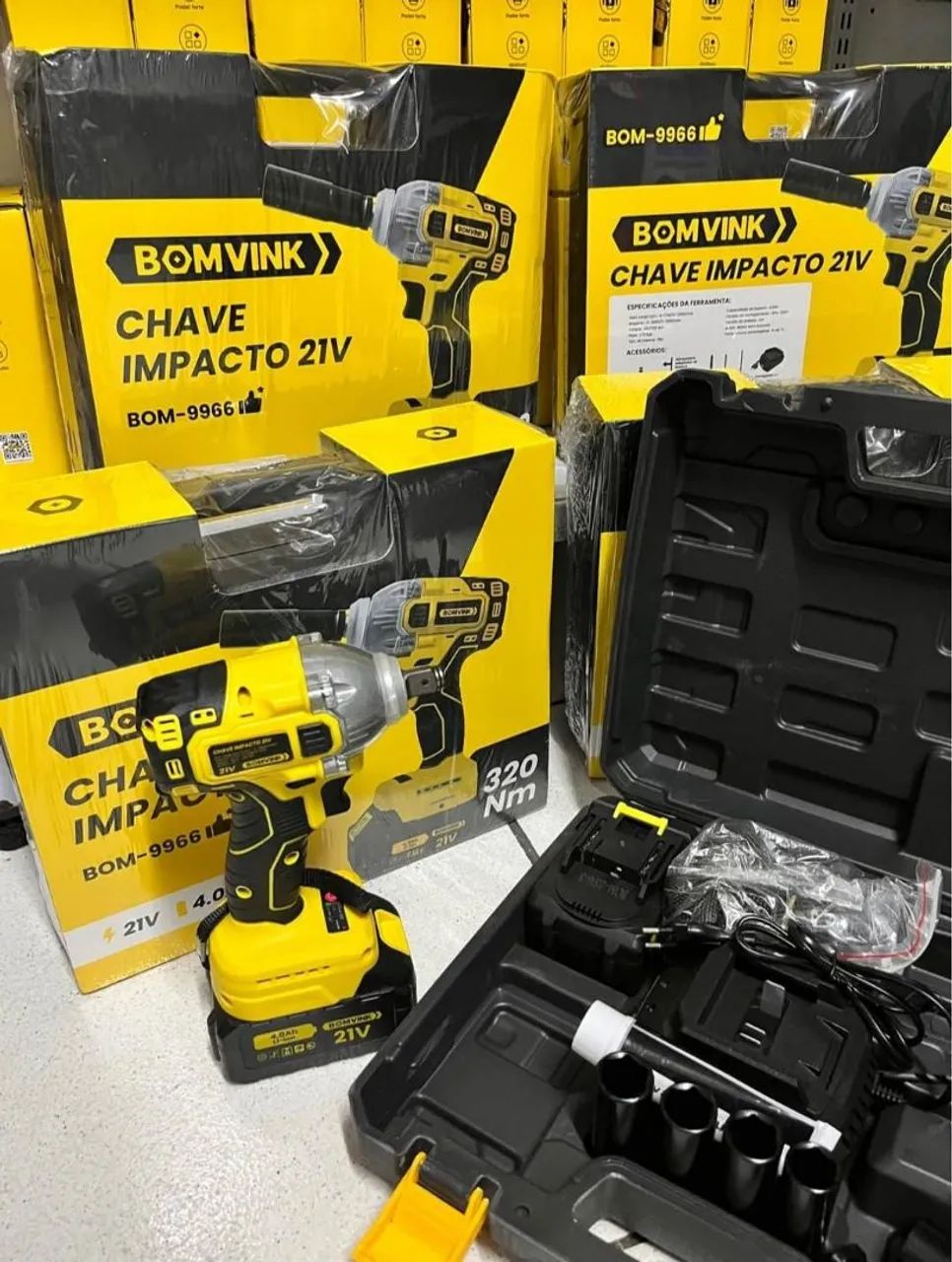 Kit. Chave de impacto e parafusadeira 