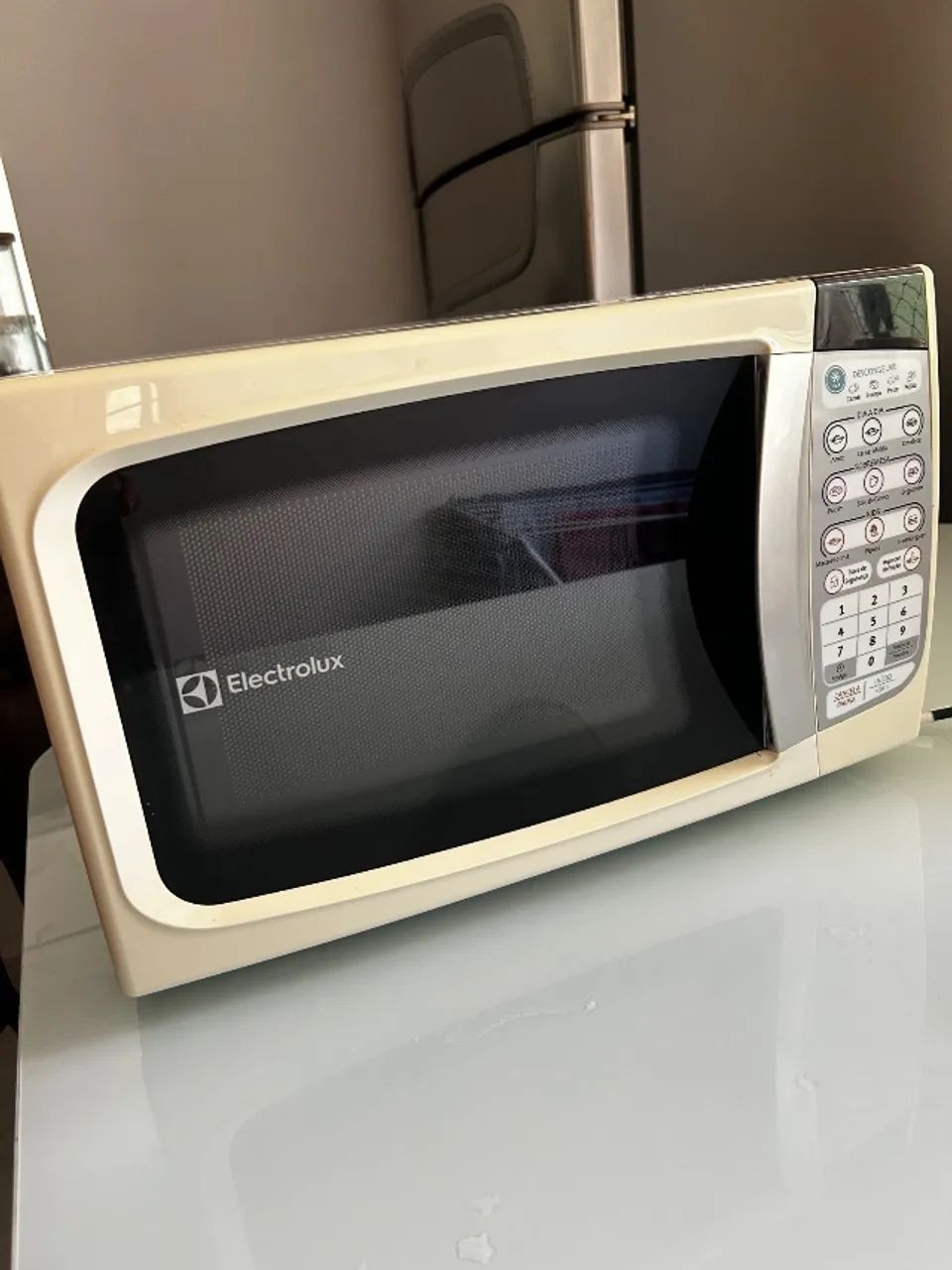 MICROONDAS ELETROLUX 20L - Foto 2