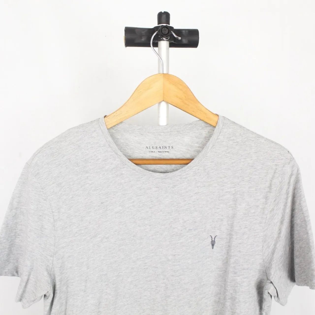Camiseta AllSaints cinza  - Foto 2