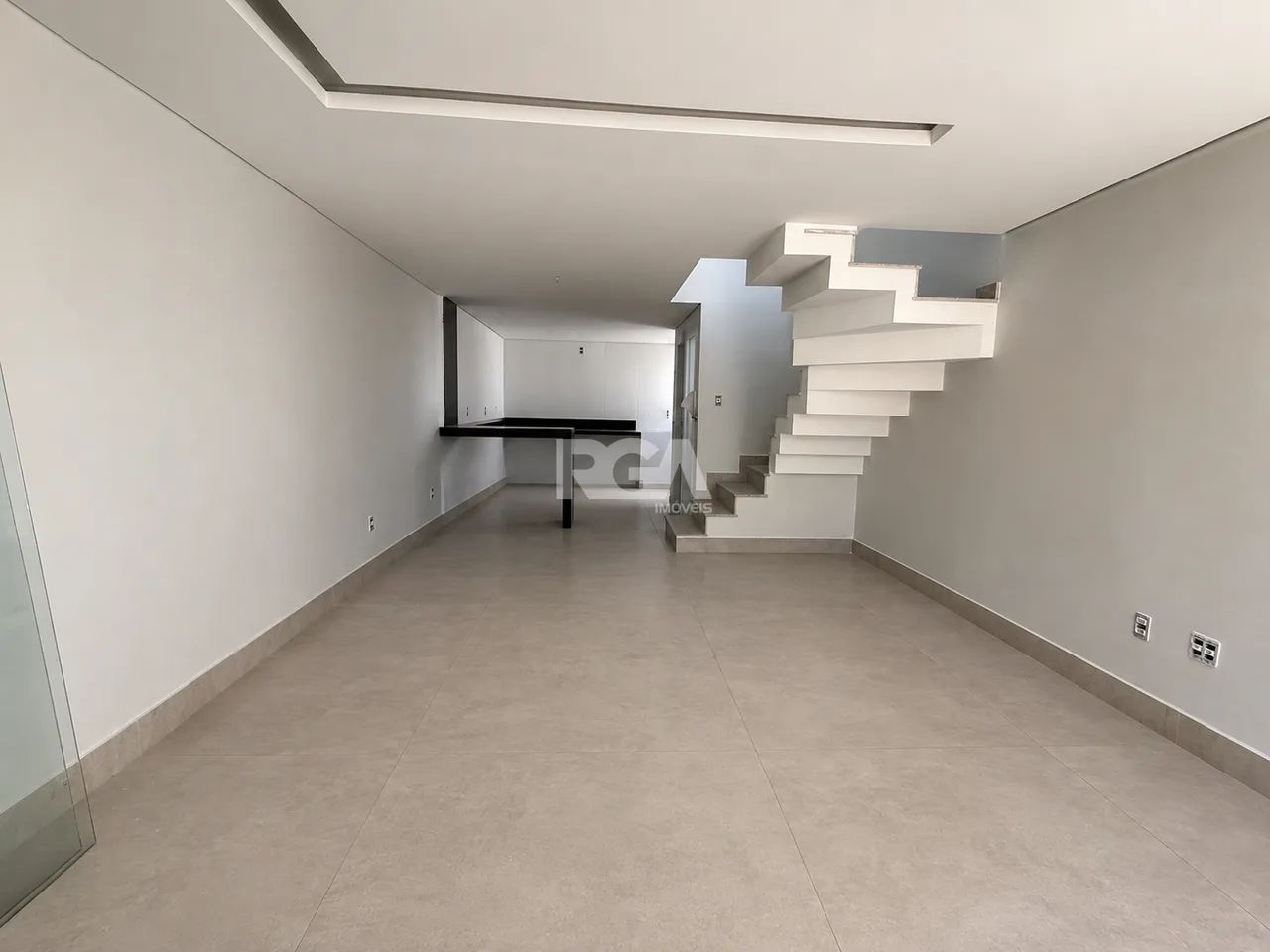 CASA DUPLEX COM 3 QUARTOS (1 SUÍTE) E 2 VAGAS  SANTA AMÉLIA