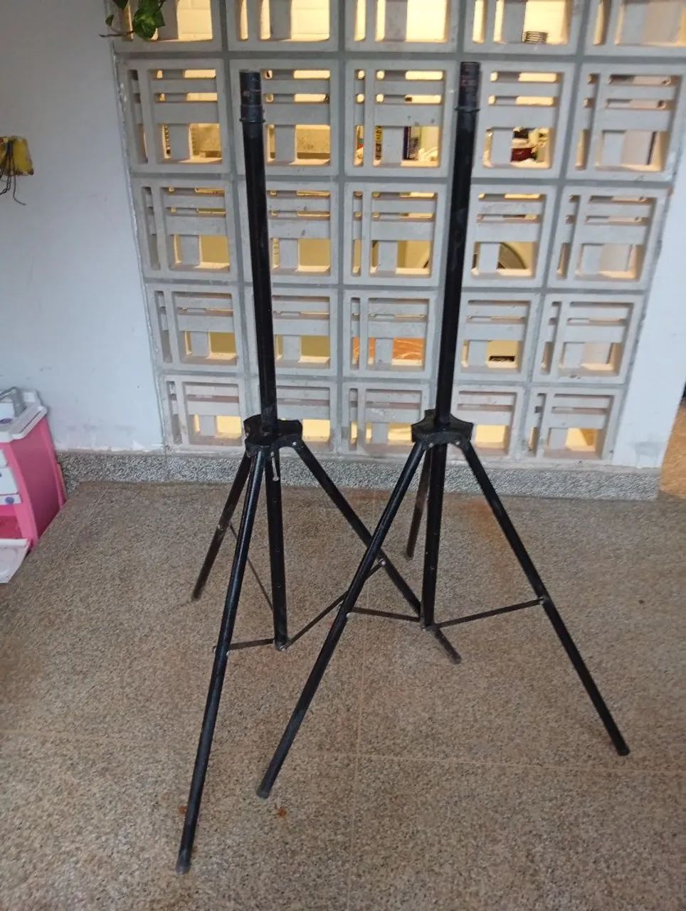 Suporte tripé para caixa de som - Foto 2