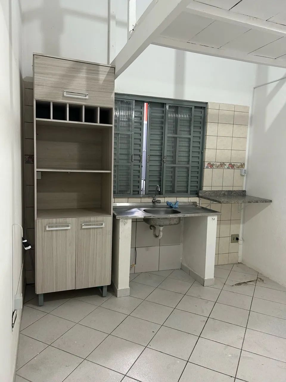 Kitnet semi-mobiliada