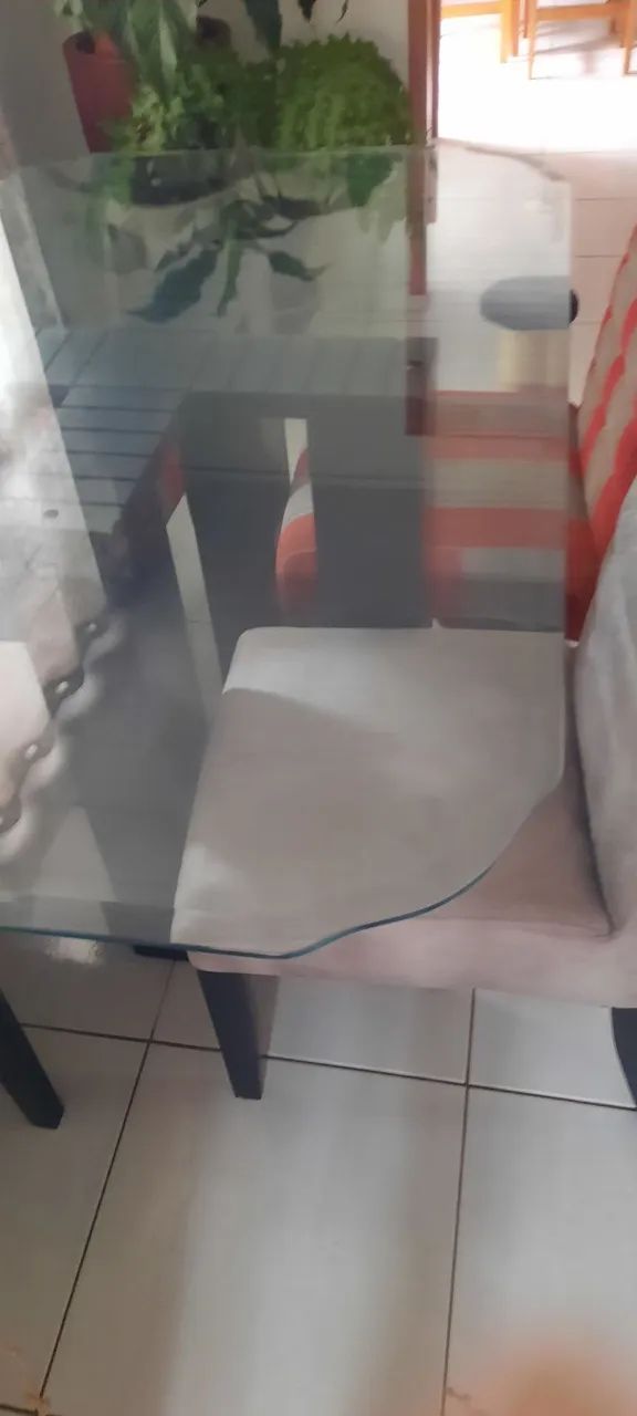 Vendo uma mesa pra 4 ou 6 cadeiras  - Foto 2