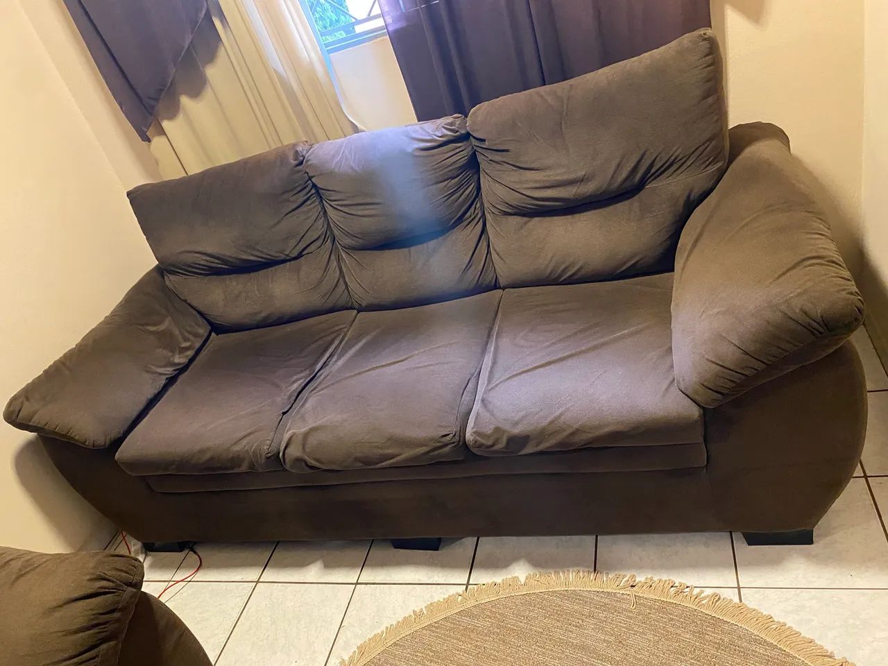 Vendo sofá de 2 e 3 lugares na cor marrom