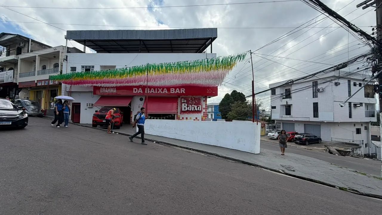 Prédio no Bairro Petrópolis com 3 Apartamentos