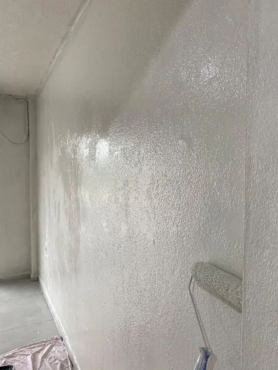 Faço trabalho de pintura residencial e pequenos reparos 