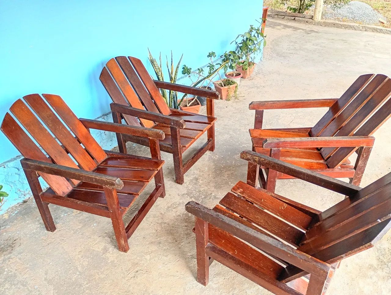 Conjunto de 4 cadeiras de madeira  - Foto 3