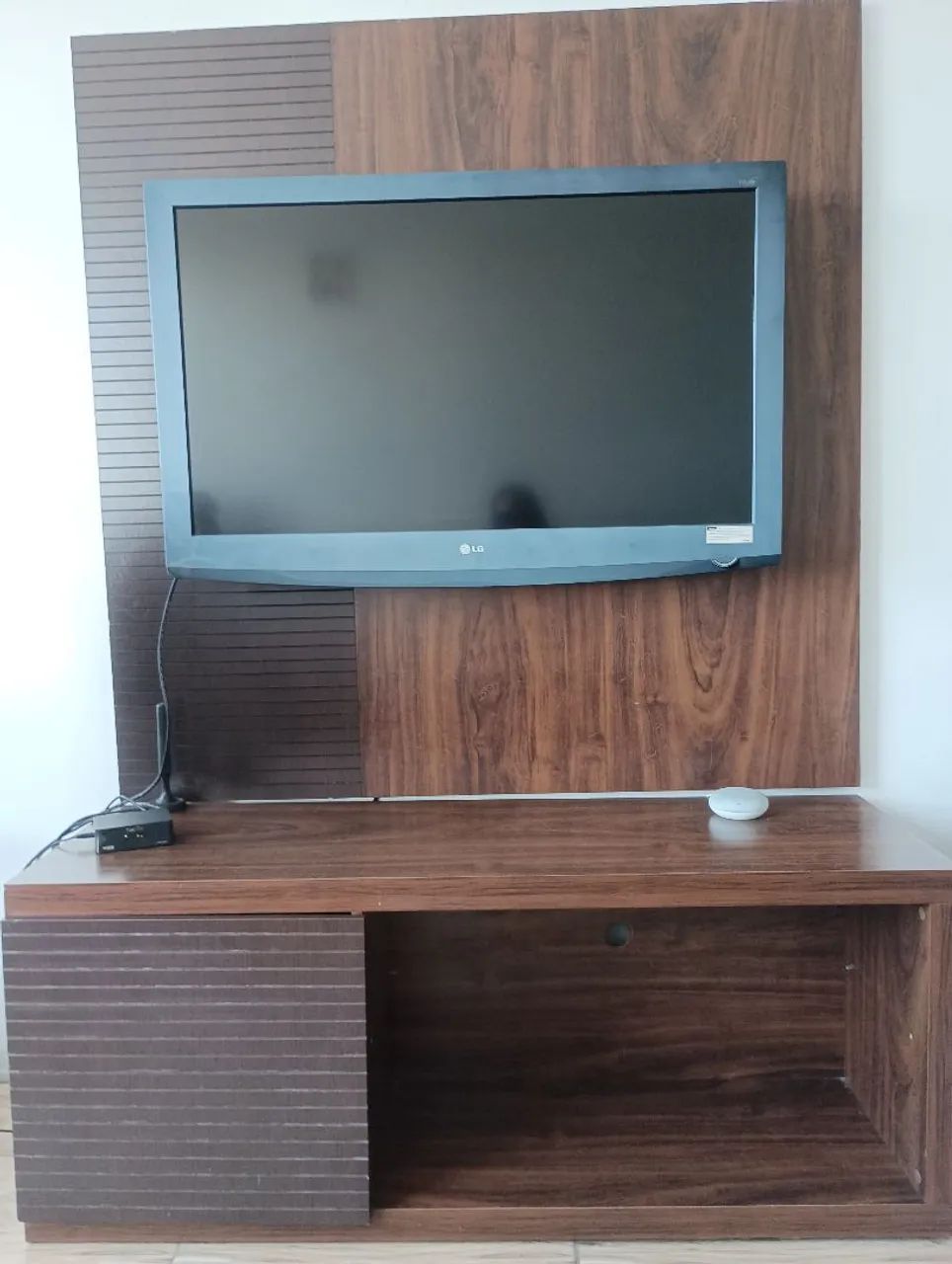 Rack com painel de TV
