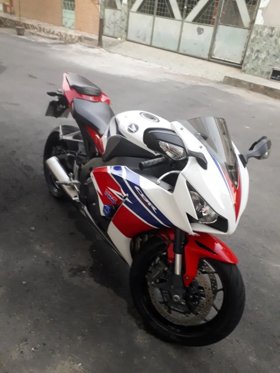 Cbr 1000rr - Foto 3