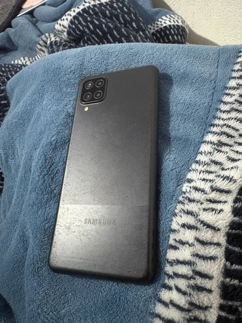 Vendo celular sansug a12
