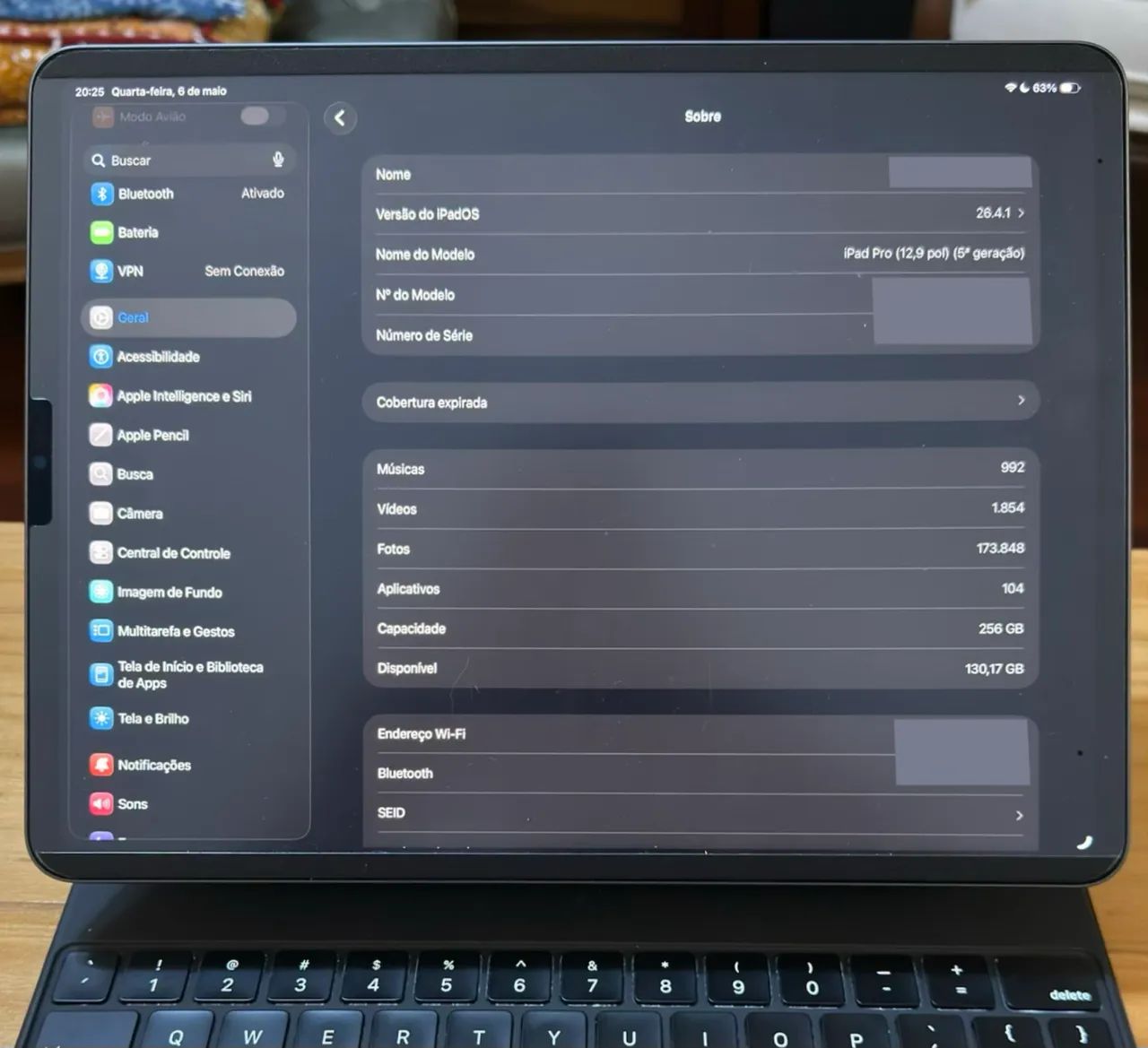 iPad Pro M1 12,9" c/ Magic Keyboard só 65 ciclos - Foto 4