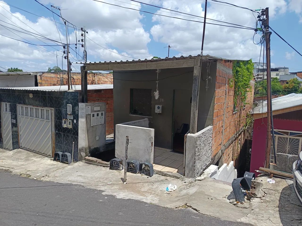 //Casa com 2 Qrts e 2 Kitinetes no Vila da Prata 