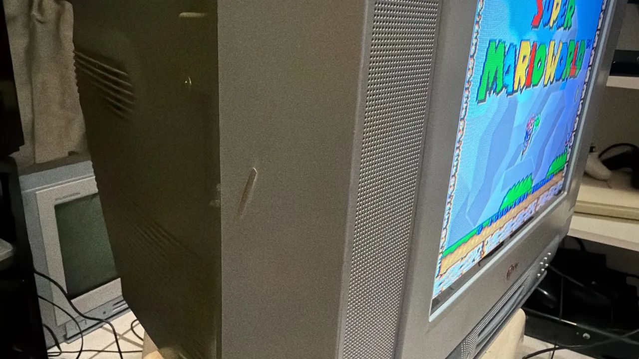 Tv RetroGamer LG CRT 15 polegadas com mod vídeo componente  - Foto 4