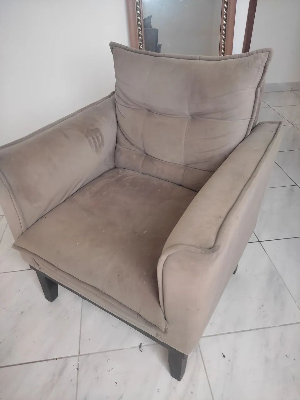 Poltrona cor bege.  - Foto 2