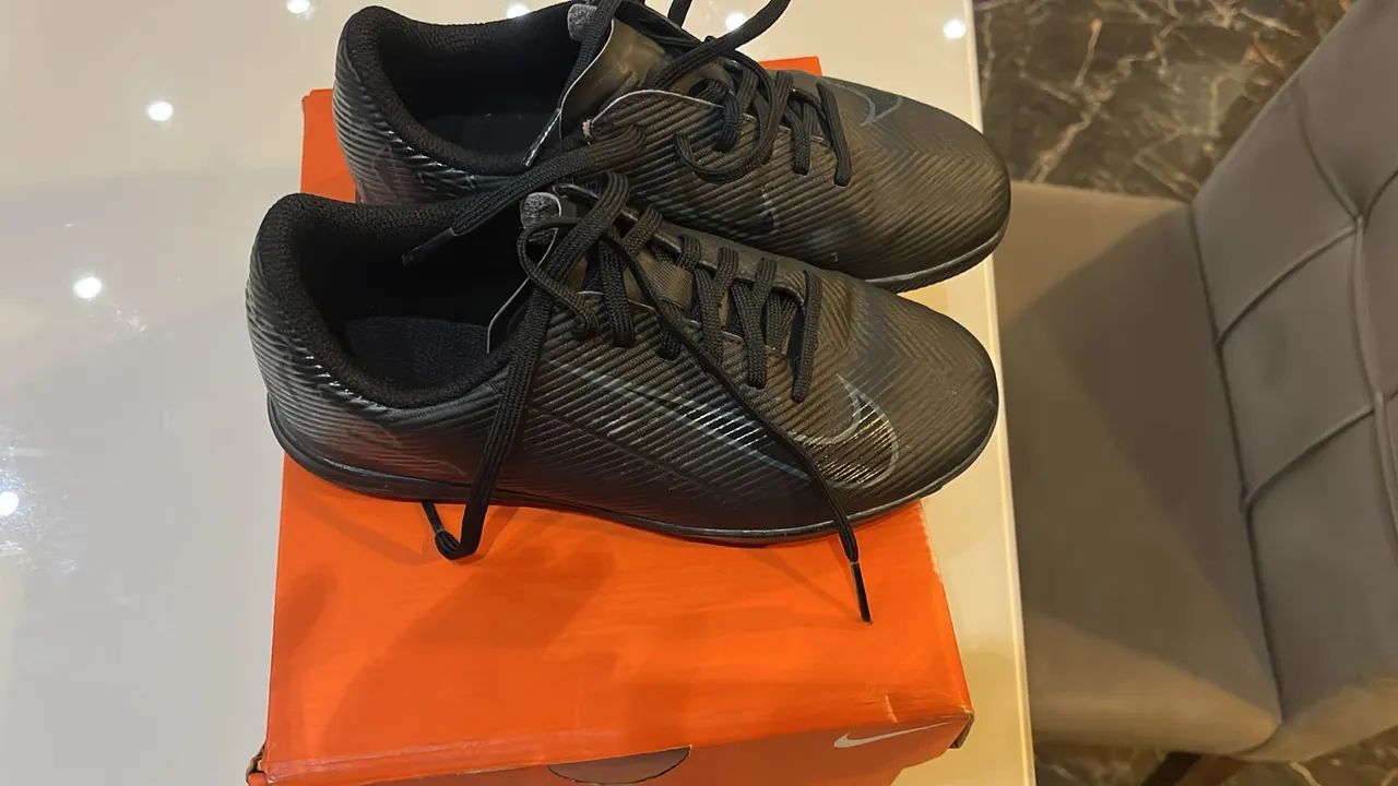 Chuteira Nike Original Futsal Seminova Muito Nova usada 2x