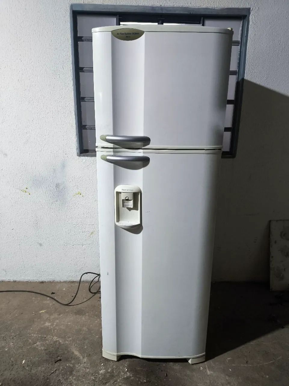Geladeira Eletrolux 350 LT funcionando perfeitamente entrego 