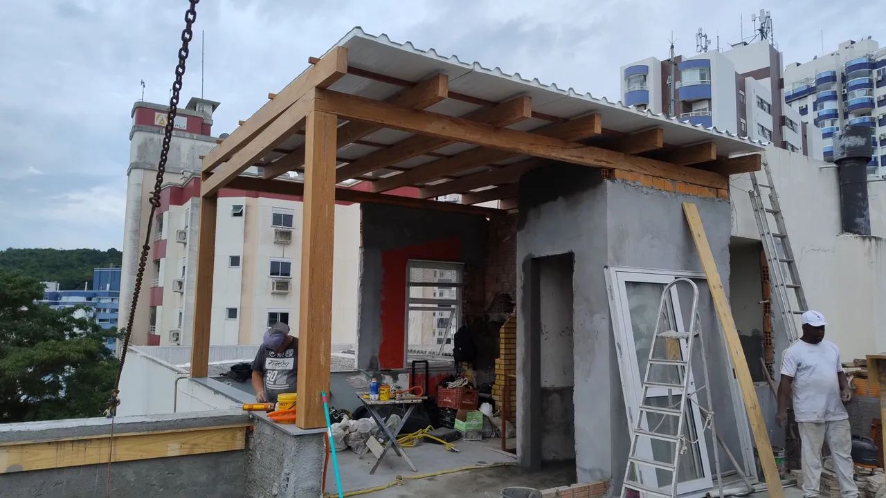 Construção de Decks e Pergolados de Madeira - Sob Medida - Foto 3