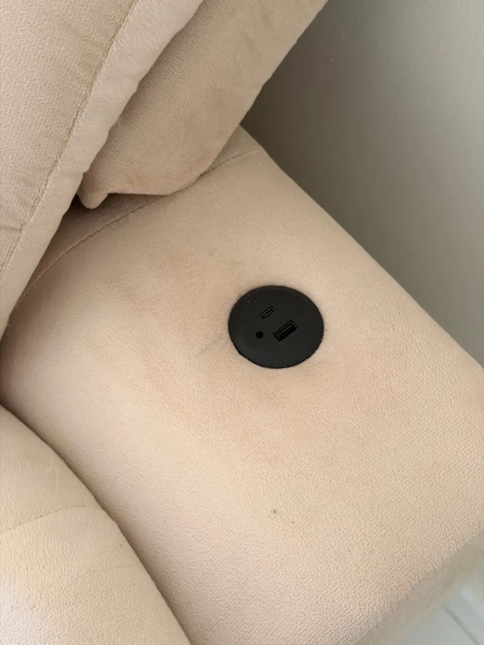 Sofá Retrátil e Reclinável 2,20m com USB - 6 Meses de Uso - Foto 4