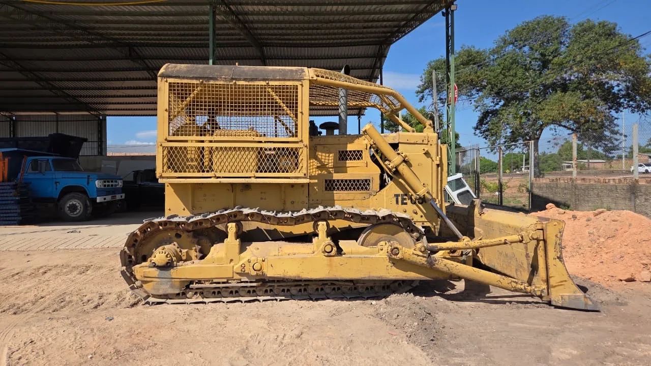 Komatsu Trator de Esteira D85-A Ano 1983 - Foto 3