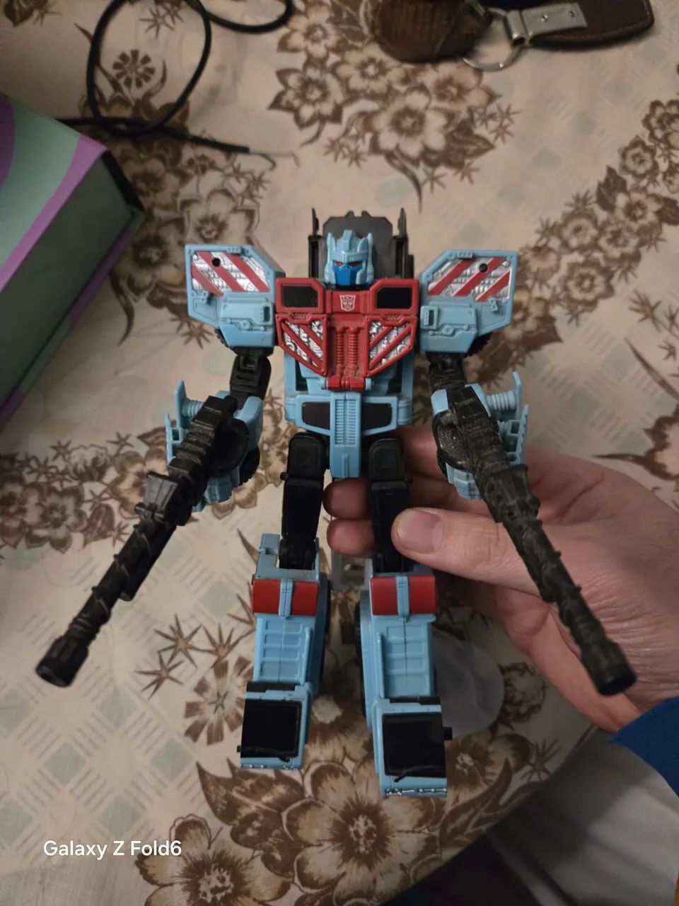 Boneco Transformers Generations Combiner Wars Voyager Class Protectobot Hot Spot