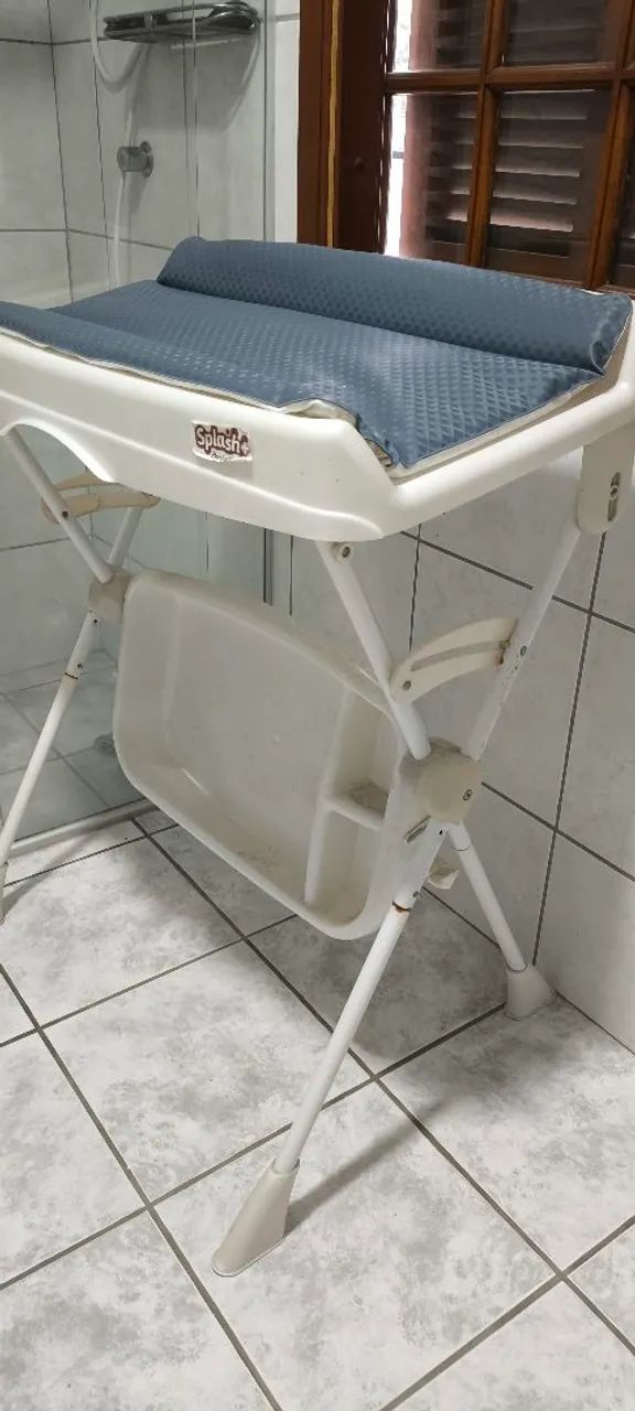 Banheira com suporte splash