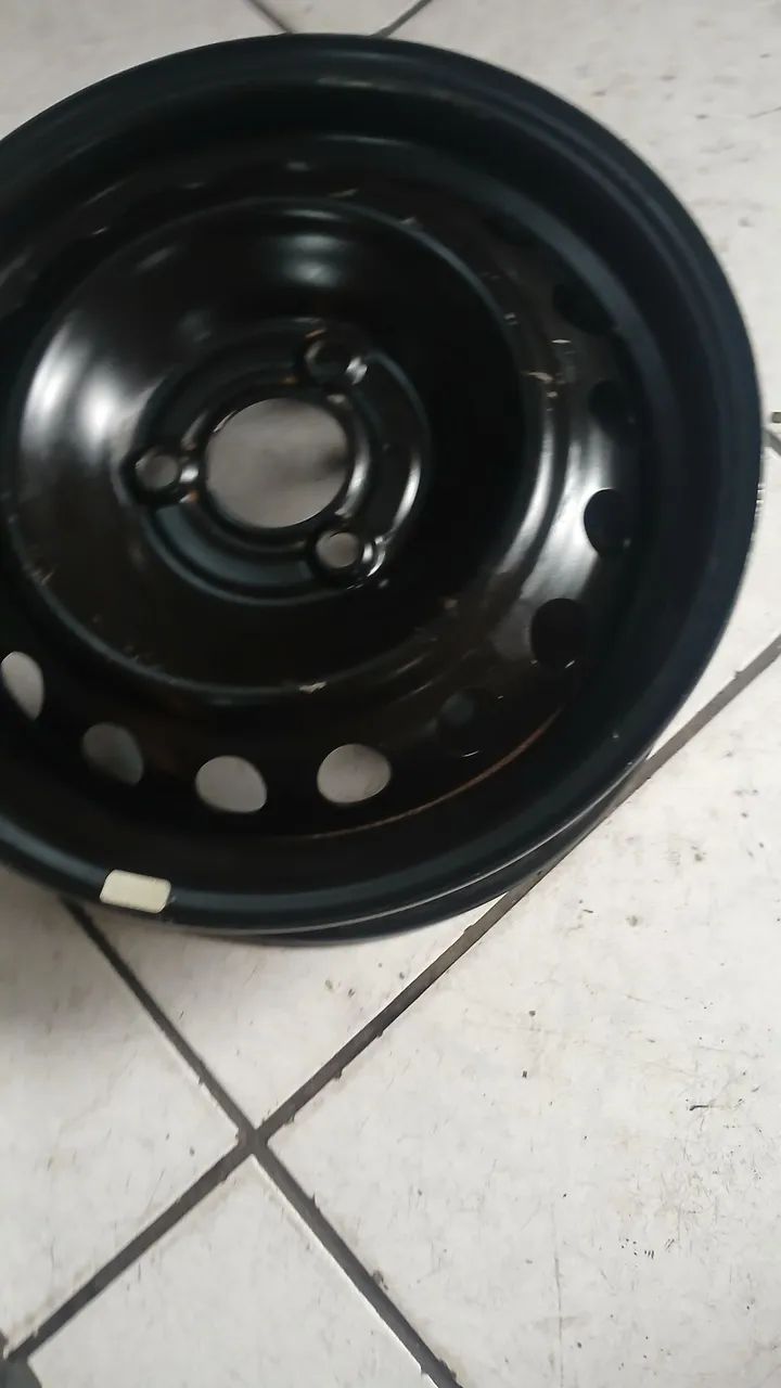 UMA RODA ORIGINAL DE FERRO RENAULT KWID ARO 14 SEM DEFEITO NENHUM  - Foto 6