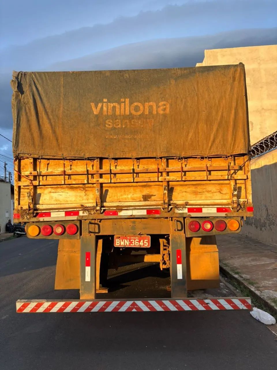 Carreta graneleiro Krone  - Foto 4