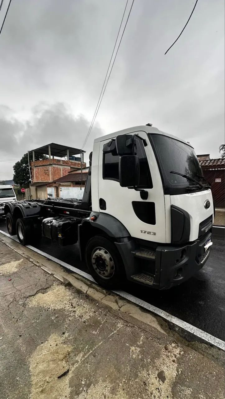 Camião ford cargo 1723