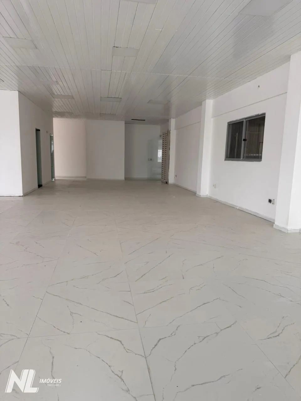 Oportunidade imperdível  amplo espaço comercial com 327m²! - Foto 3