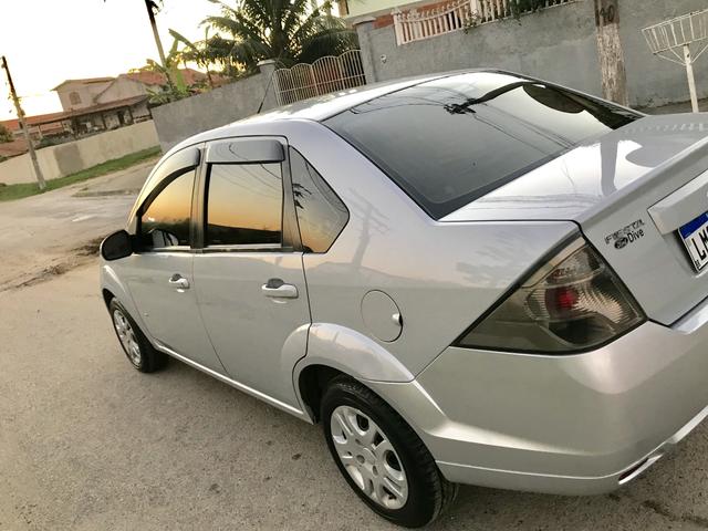 Fiesta Sedan 1.6 - 2014 _ 2.500 de entrada _ Completo _ 62 km - Foto 7