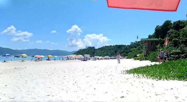 Pra ir à pé para a Praia - Casa em Condomínio Fechado com 4 Dormitórios - Foto 19