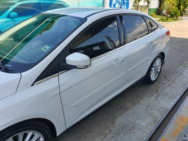 Ford Focus 2.0 titanium 16V Flex 4P Powershift