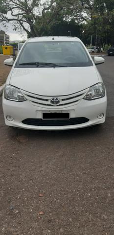 Toyota Etios 1.5 XS Hatch 2013/2014 Branco - Foto 3