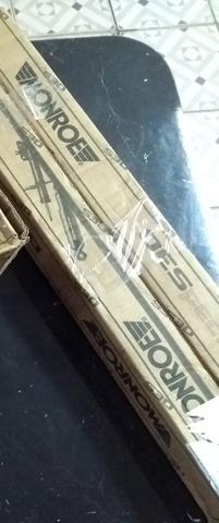 Par de amortecedores Traseiros Monroe Etios 2012 a 2017