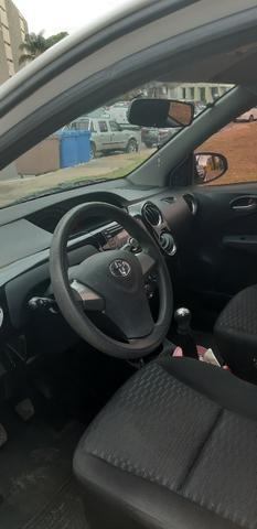 Toyota Etios 1.5 XS Hatch 2013/2014 Branco - Foto 7